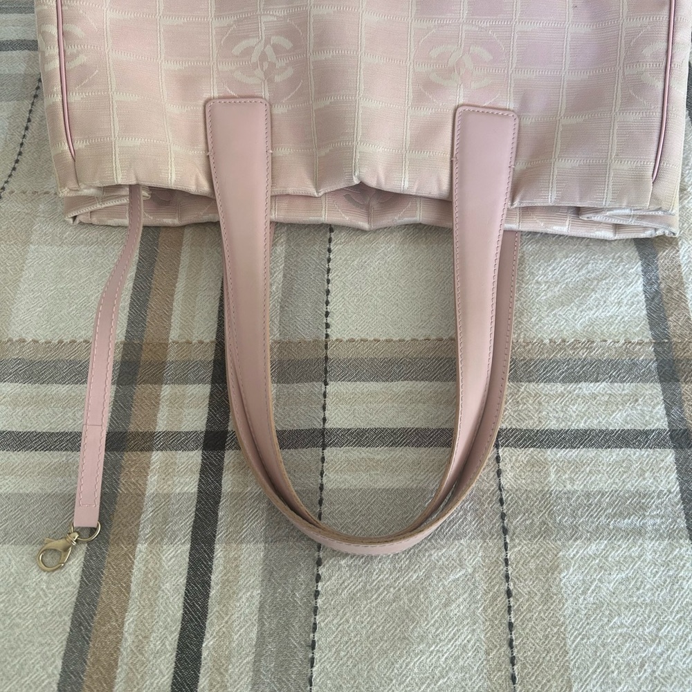 Chanel Light Pink Tote Bag- CC Logo - Picture 16 of 16